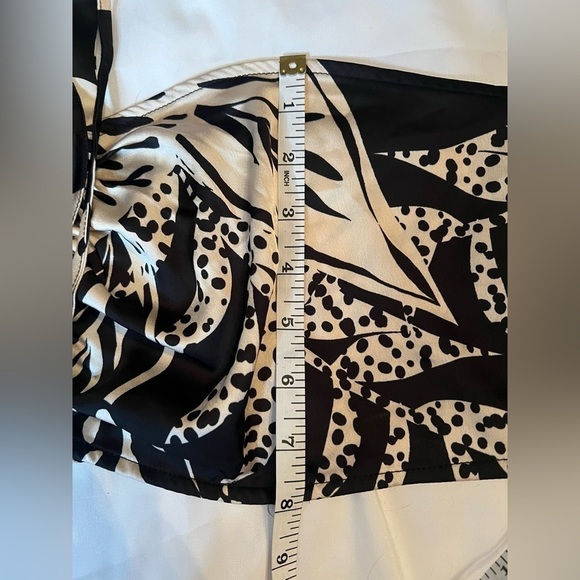 Future Collective by Alani Noelle Black and Tan floral Bandeau Crop Top - Picture 11 of 11